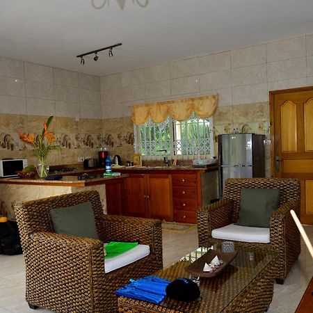 Korrine'S Cottage Horizon Beau Vallon  Buitenkant foto
